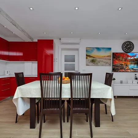 Unendliche Freude By Interhome 마카르스카